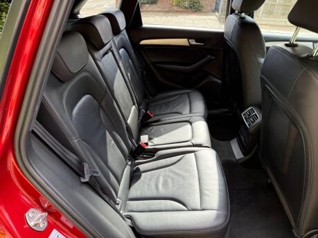 Audi Q5 2.0 TDI S line Plus S Tronic quattro Euro 5 (s/s) 5dr 19