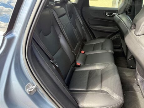 Volvo XC60 2.0 D5 PowerPulse Inscription Pro Auto AWD Euro 6 (s/s) 5dr 18