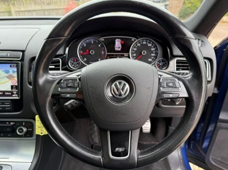 Volkswagen Touareg 3.0 TDI V6 BlueMotion Tech R-Line Tiptronic 4WD Euro 6 (s/s) 5dr 13