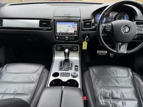 Volkswagen Touareg 3.0 TDI V6 BlueMotion Tech R-Line Tiptronic 4WD Euro 6 (s/s) 5dr 20