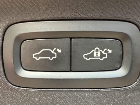Volvo XC90 2.0 D5 Inscription Geartronic 4WD Euro 6 (s/s) 5dr 25