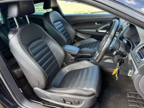 Volkswagen Scirocco 2.0 TDI R-Line DSG Euro 5 3dr (Leather, Nav) 19