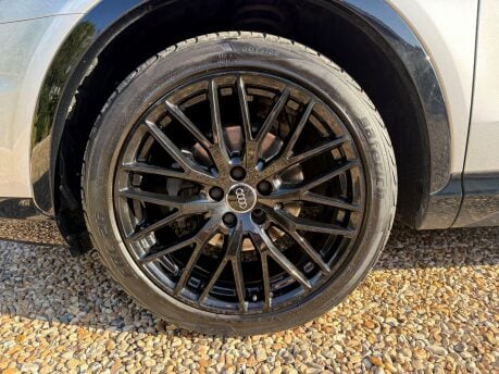 Audi Q3 2.0 TDI Black Edition S Tronic quattro Euro 6 (s/s) 5dr 11