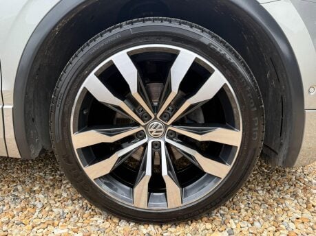 Volkswagen Tiguan 2.0 TDI R-Line Tech 4Motion Euro 6 (s/s) 5dr 16