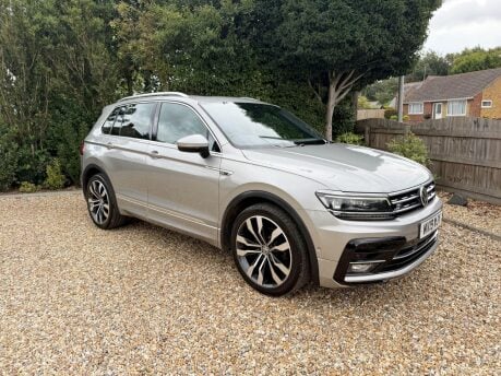 Volkswagen Tiguan 2.0 TDI R-Line Tech 4Motion Euro 6 (s/s) 5dr 4