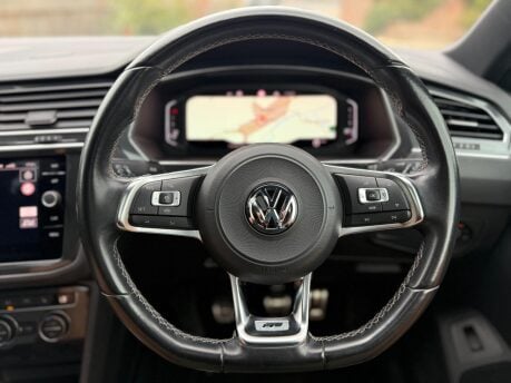 Volkswagen Tiguan 2.0 TDI R-Line Tech 4Motion Euro 6 (s/s) 5dr 18