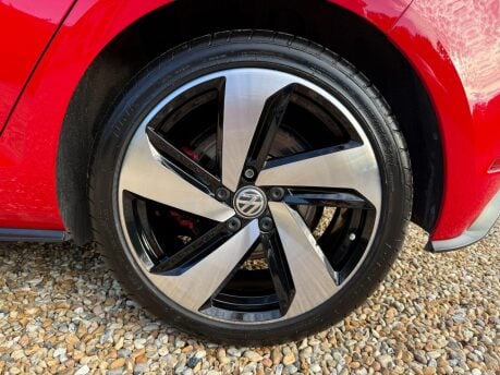 Volkswagen Golf 2.0 TSI GTI Euro 6 (s/s) 5dr 11