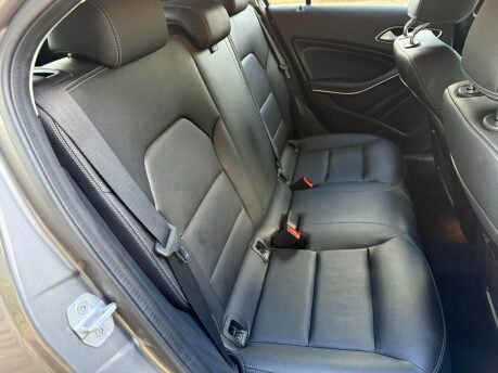 Mercedes-Benz A Class 2.1 A200d Sport (Premium) 7G-DCT Euro 6 (s/s) 5dr 18