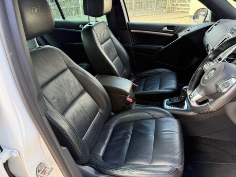 Volkswagen Tiguan 2.0 TDI BlueMotion Tech R-Line DSG 4WD Euro 6 (s/s) 5dr 17