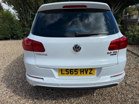 Volkswagen Tiguan 2.0 TDI BlueMotion Tech R-Line DSG 4WD Euro 6 (s/s) 5dr 9