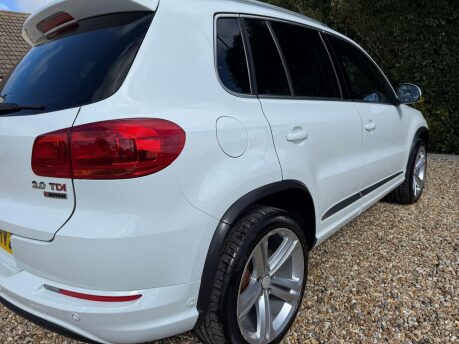 Volkswagen Tiguan 2.0 TDI BlueMotion Tech R-Line DSG 4WD Euro 6 (s/s) 5dr 8