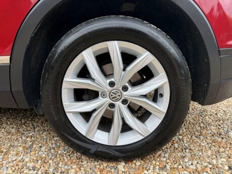 Volkswagen Tiguan 1.4 TSI BlueMotion Tech SE Euro 6 (s/s) 5dr 11