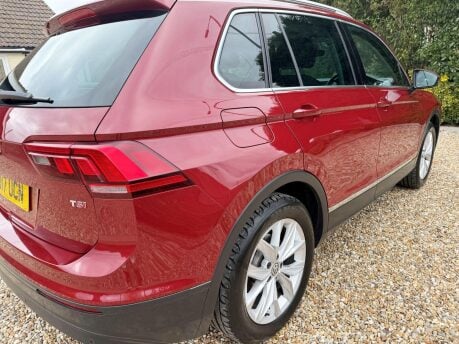Volkswagen Tiguan 1.4 TSI BlueMotion Tech SE Euro 6 (s/s) 5dr 8
