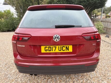 Volkswagen Tiguan 1.4 TSI BlueMotion Tech SE Euro 6 (s/s) 5dr 9