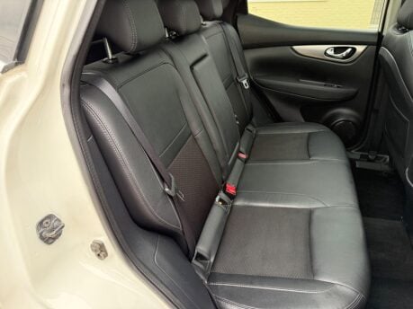 Nissan Qashqai 1.5 dCi Tekna Euro 6 (s/s) 5dr 18