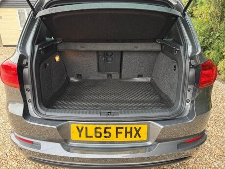 Volkswagen Tiguan 2.0 TDI BlueMotion Tech R-Line Edition 4WD Euro 6 (s/s) 5dr 18