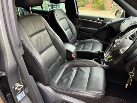 Volkswagen Tiguan 2.0 TDI BlueMotion Tech R-Line Edition 4WD Euro 6 (s/s) 5dr 16