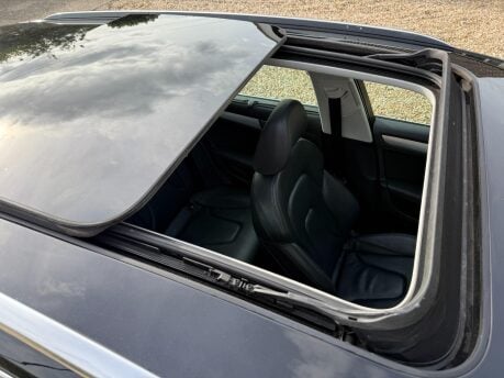 Audi A4 2.0 TDI Technik Euro 5 (s/s) 5dr 2