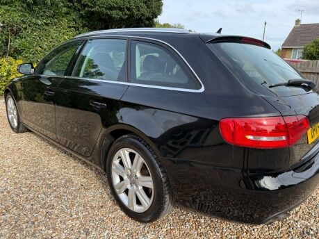 Audi A4 2.0 TDI Technik Euro 5 (s/s) 5dr 12