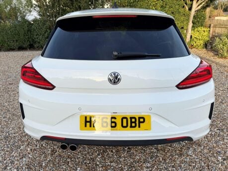 Volkswagen Scirocco 2.0 TDI BlueMotion Tech R-Line DSG Euro 6 (s/s) 3dr 9