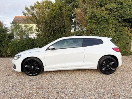 Volkswagen Scirocco 2.0 TDI BlueMotion Tech R-Line DSG Euro 6 (s/s) 3dr 3
