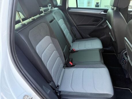 Volkswagen Tiguan 2.0 TDI R-Line Tech SUV 5dr Diesel Manual Euro 6 (s/s) (150 ps) 27