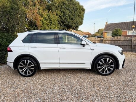 Volkswagen Tiguan 2.0 TDI R-Line Tech SUV 5dr Diesel Manual Euro 6 (s/s) (150 ps) 6