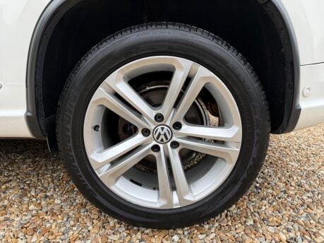 Volkswagen Tiguan 2.0 TDI BlueMotion Tech R-Line DSG 4WD Euro 5 (s/s) 5dr 14