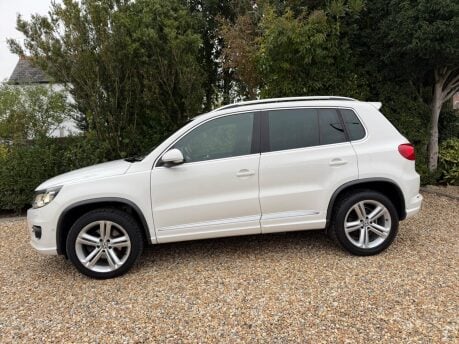 Volkswagen Tiguan 2.0 TDI BlueMotion Tech R-Line DSG 4WD Euro 5 (s/s) 5dr 3