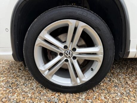 Volkswagen Tiguan 2.0 TDI BlueMotion Tech R-Line DSG 4WD Euro 5 (s/s) 5dr 12