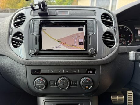 Volkswagen Tiguan 2.0 TDI BlueMotion Tech R-Line DSG 4WD Euro 6 (s/s) 5dr 17