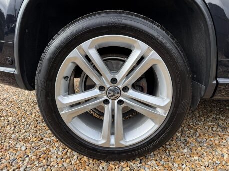 Volkswagen Tiguan 2.0 TDI BlueMotion Tech R-Line DSG 4WD Euro 6 (s/s) 5dr 14