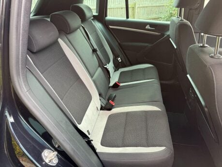 Volkswagen Tiguan 2.0 TDI BlueMotion Tech R-Line DSG 4WD Euro 6 (s/s) 5dr 23