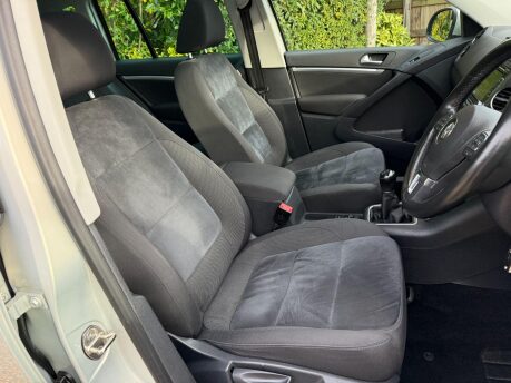 Volkswagen Tiguan 2.0 TDI BlueMotion Tech SE 4WD Euro 5 (s/s) 5dr 27