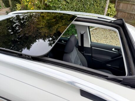 Volkswagen Tiguan 2.0 TDI BlueMotion Tech SE 4WD Euro 5 (s/s) 5dr 2