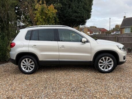 Volkswagen Tiguan 2.0 TDI BlueMotion Tech SE 4WD Euro 5 (s/s) 5dr 5