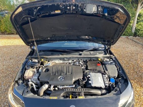 Mercedes-Benz A Class 2.0 A200d AMG Line 8G-DCT Euro 6 (s/s) 5dr 9