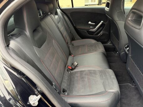 Mercedes-Benz A Class 2.0 A200d AMG Line 8G-DCT Euro 6 (s/s) 5dr 29