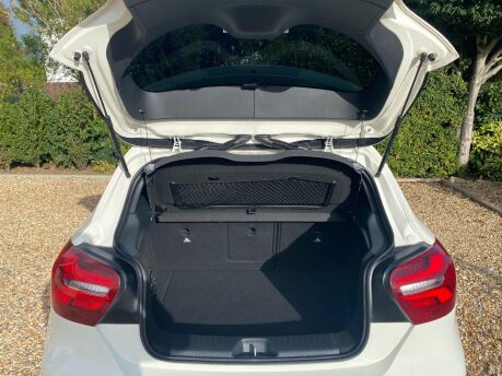 Mercedes-Benz A Class 1.5 A180d AMG Line (Premium Plus) 7G-DCT Euro 6 (s/s) 5dr 15