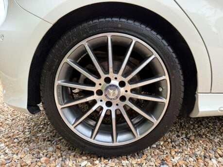 Mercedes-Benz A Class 1.5 A180d AMG Line (Premium Plus) 7G-DCT Euro 6 (s/s) 5dr 17