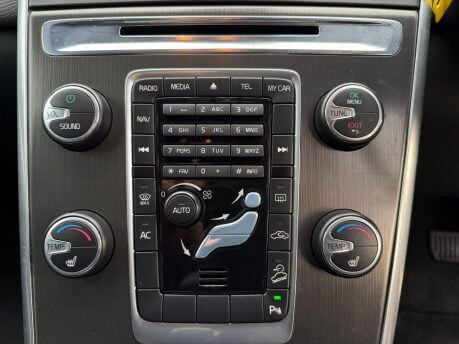 Volvo XC60 2.4 D5 SE Lux Nav Geartronic AWD Euro 5 5dr 14