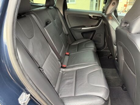 Volvo XC60 2.4 D5 SE Lux Nav Geartronic AWD Euro 5 5dr 22