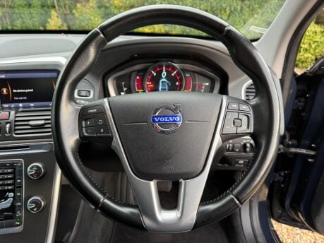 Volvo XC60 2.4 D5 SE Lux Nav Geartronic AWD Euro 5 5dr 11