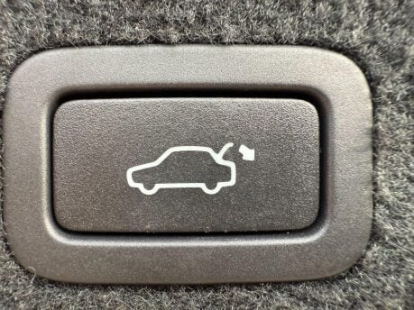 Volvo XC60 2.4 D5 SE Lux Nav Geartronic AWD Euro 5 5dr 24