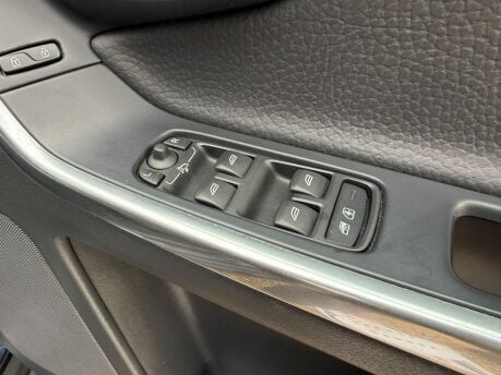 Volvo XC60 2.4 D5 SE Lux Nav Geartronic AWD Euro 5 5dr 18