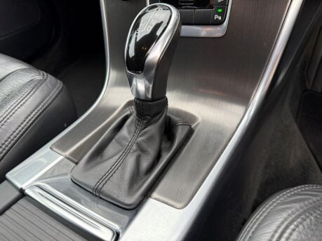 Volvo XC60 2.4 D5 SE Lux Nav Geartronic AWD Euro 5 5dr 16