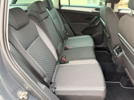 Volkswagen Tiguan 2.0 TDI Match DSG 4Motion Euro 6 (s/s) 5dr 23