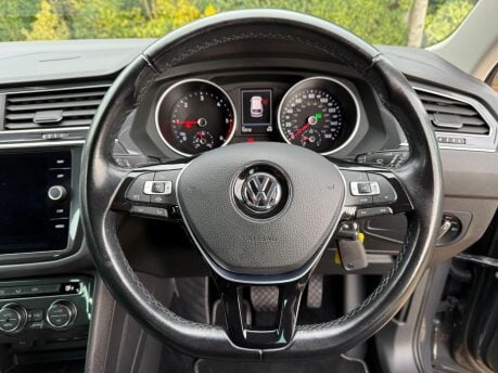 Volkswagen Tiguan 2.0 TDI Match DSG 4Motion Euro 6 (s/s) 5dr 16