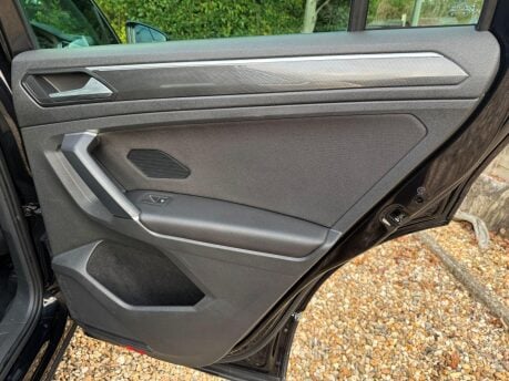 Volkswagen Tiguan 2.0 TDI SEL DSG Euro 6 (s/s) 5dr 34