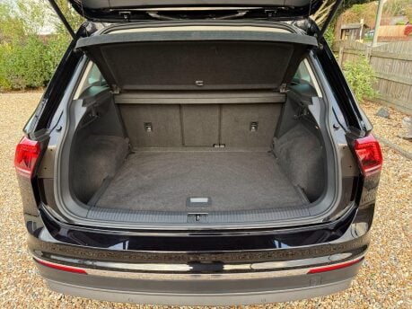 Volkswagen Tiguan 2.0 TDI SEL DSG Euro 6 (s/s) 5dr 39